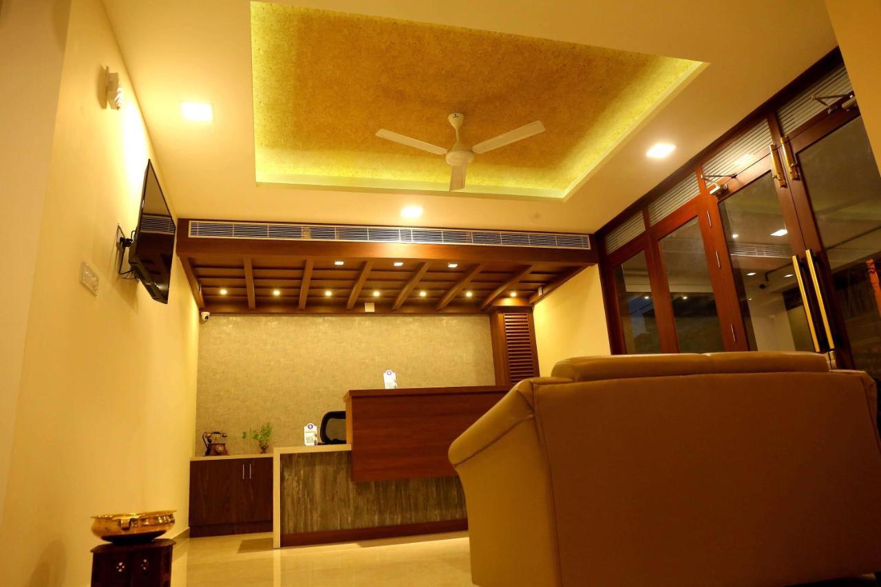 Kira Palace Residency Otel Ernakulam Dış mekan fotoğraf