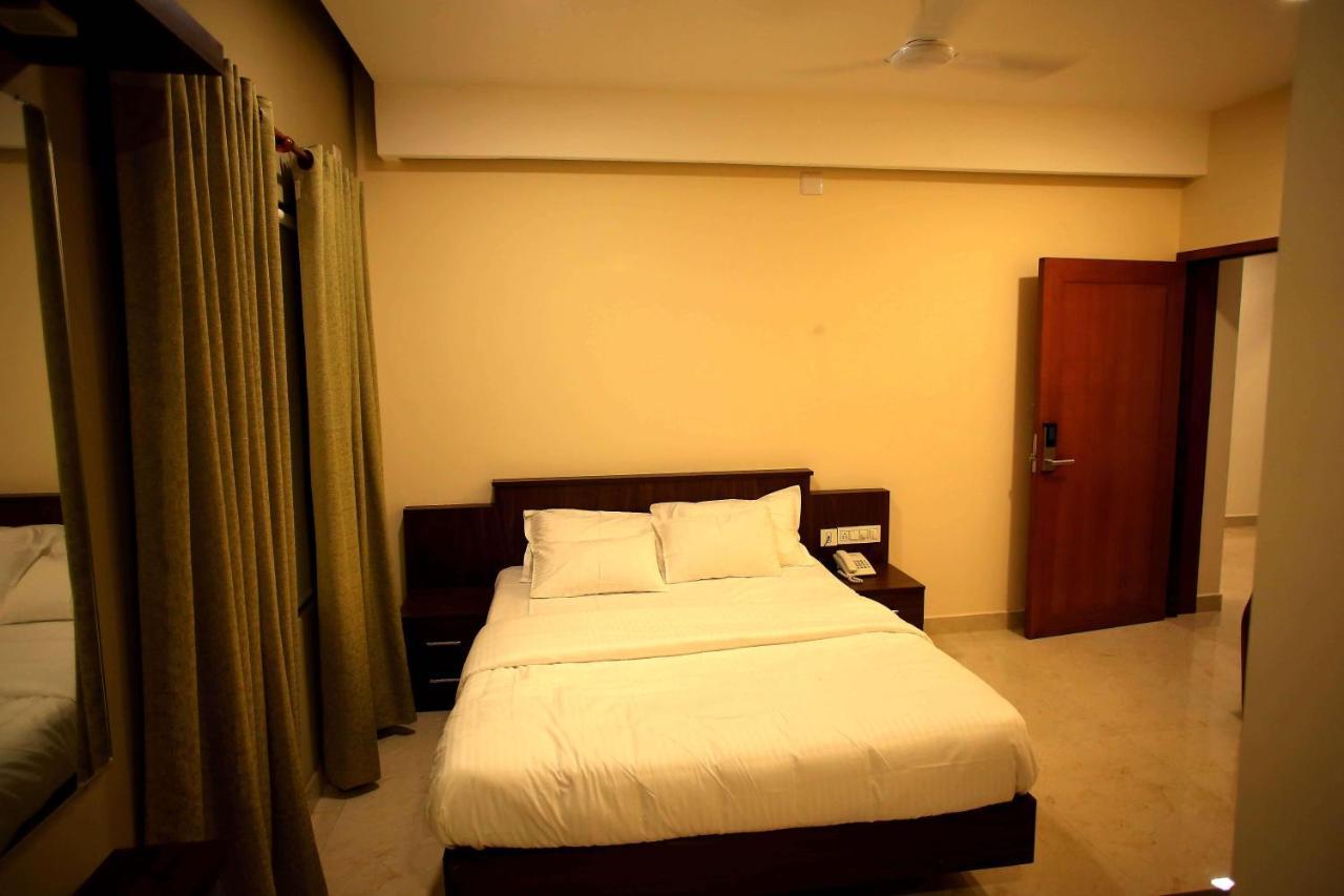 Kira Palace Residency Otel Ernakulam Dış mekan fotoğraf