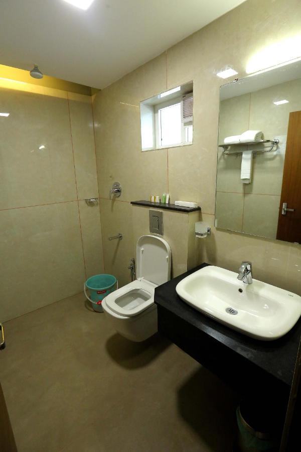 Kira Palace Residency Otel Ernakulam Dış mekan fotoğraf