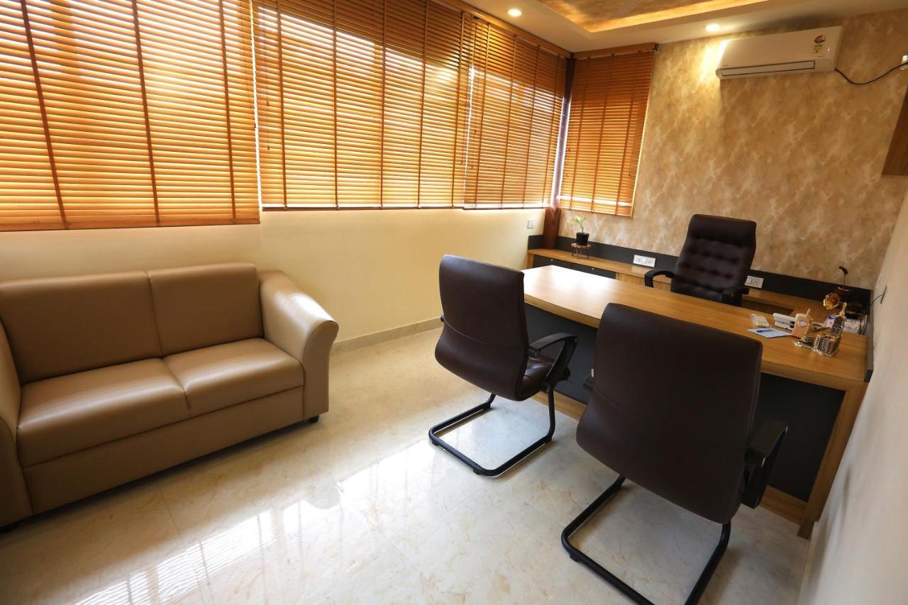 Kira Palace Residency Otel Ernakulam Dış mekan fotoğraf